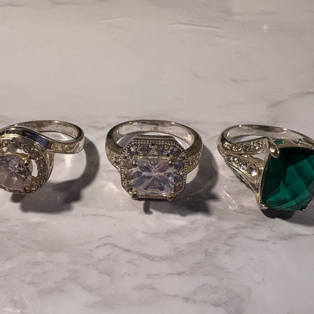 Elegant Silver and Green Gemstone Ring Set